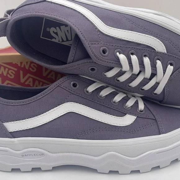 Vans WMNS Sentry Old Skool Gray Ridge
VN0A5KR3NKE
Sneakers - Picture 14 of 16